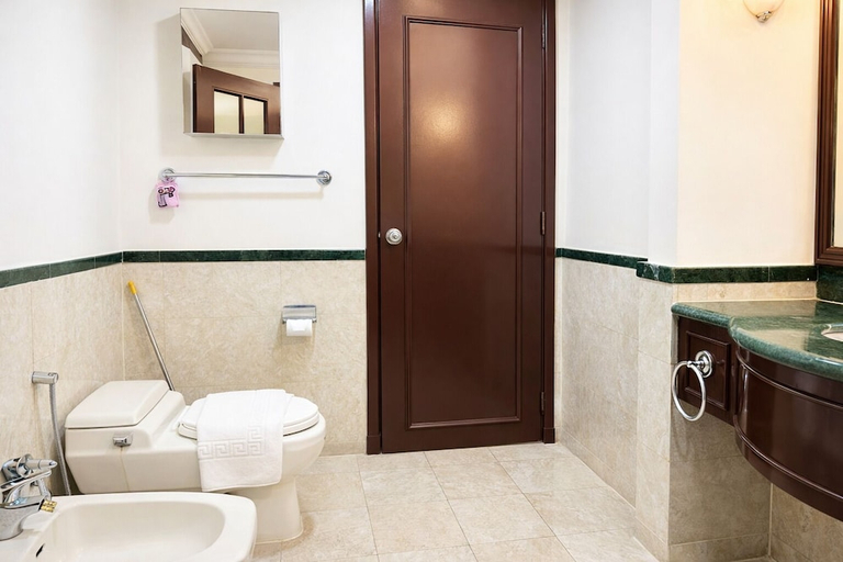 Bathroom 5, KL Bintang Suites At Times Square, Kuala Lumpur