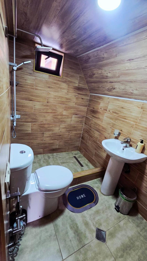 Bathroom 3, Elia Hut Kazbegi, Kazbegi