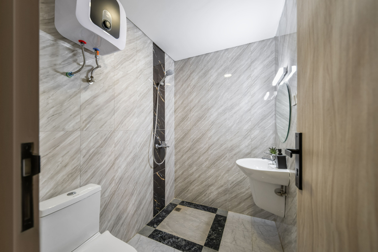 Bathroom 5, Cove Juanda One, Central Jakarta