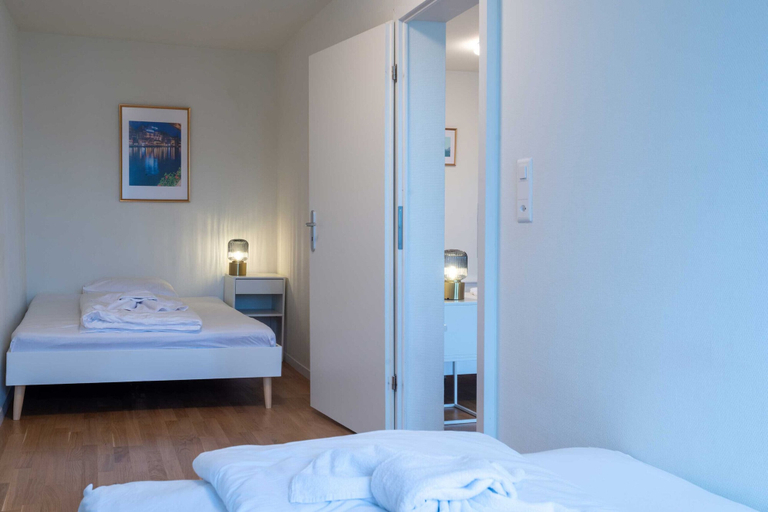 Bedroom 3, Hitrental Chapel Bridge Apartments, Luzern