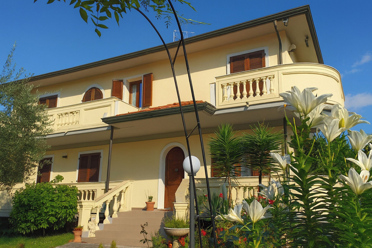 Exterior & Views 2, Casa Tirrena 600m from sea, Massa Carrara