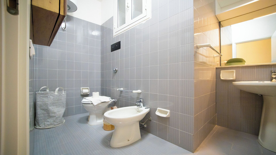 Bathroom 3, Solemar Sicilia - Casa Bella, Palermo