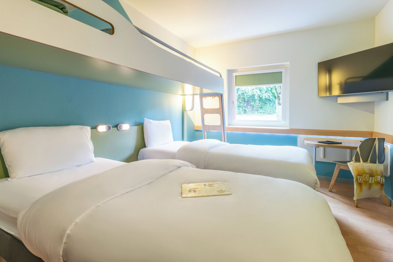Bedroom 4, ibis budget Basel Pratteln, Liestal