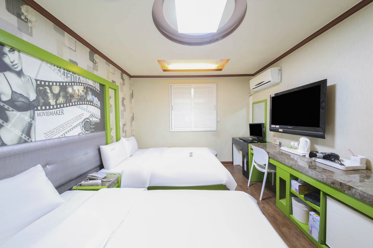 Bedroom 2, Daejeon Yongjeon Happy Tower, Dong