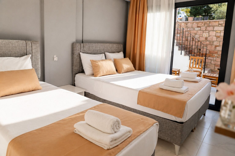 Bedroom 4, Kent Otel Ayvalık, Ayvalık