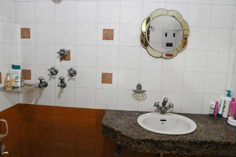 Bathroom, Karta-Purakh an Ayurvedic Stay, Amritsar
