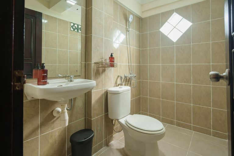 Bathroom 5, Cove Premisol, Denpasar