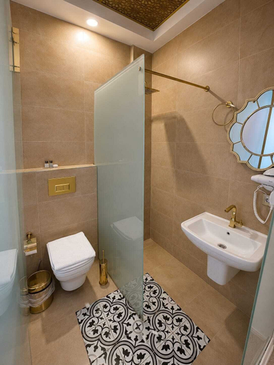 Bathroom 5, Boss To Taksim, Beyoğlu
