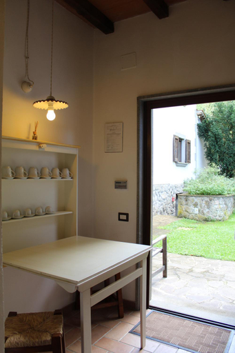 Others 4, agriturismo trefossata, Siena