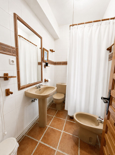 Bathroom 4, Apartamentos La Gloria, Cantabria