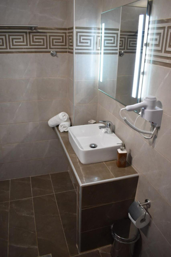 Bathroom 3, Thea Studios, Central Macedonia