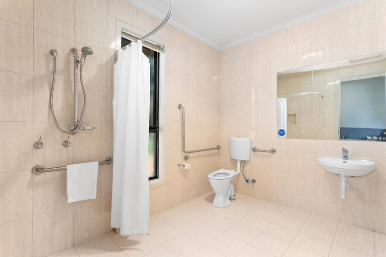 Bathroom 5, Quality Hotel Point Cook, Melbourne