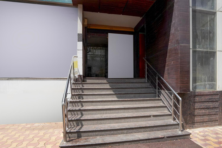 Entrance 4, Super Townhouse Z Square Mall Formerly The Mall Road Inn, Kanpur Nagar