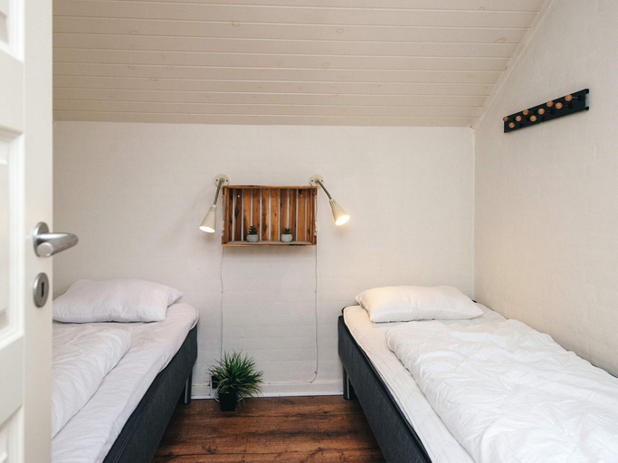 Bedroom 3, 5 Star Holiday Home in Blavand, Varde