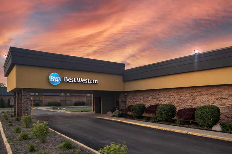 Exterior & Views 2, Best Western Woodhaven Inn, Wayne