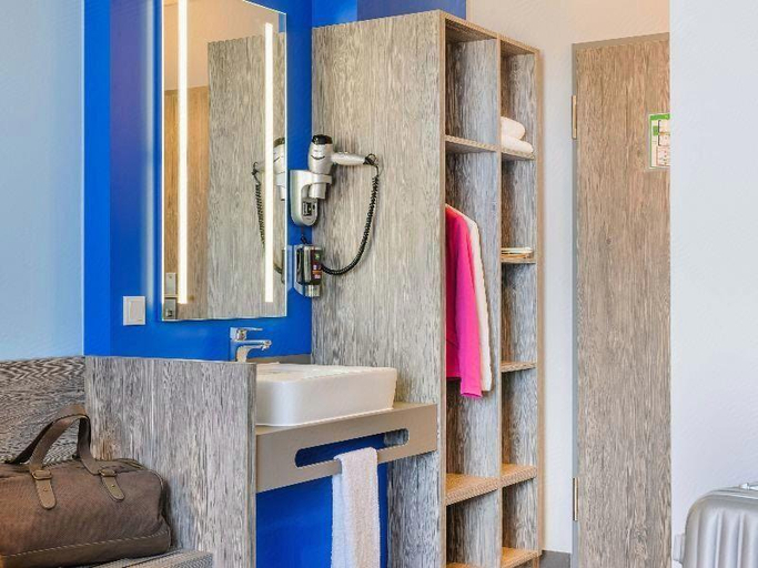 Bathroom 5, Felix Hotel Kaufbeuren, Kaufbeuren