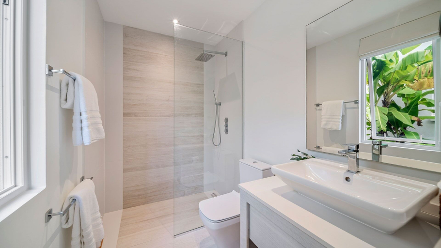 Bathroom 4, Porters Place 11 3 Bedroom Home
