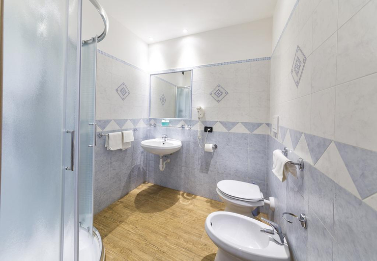 Bathroom 3, Costa Citara, Napoli