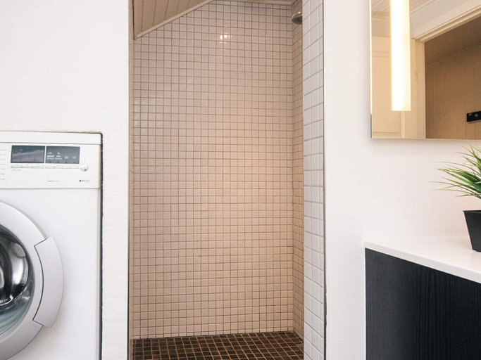 Bathroom 4, 5 Star Holiday Home in Blavand, Varde
