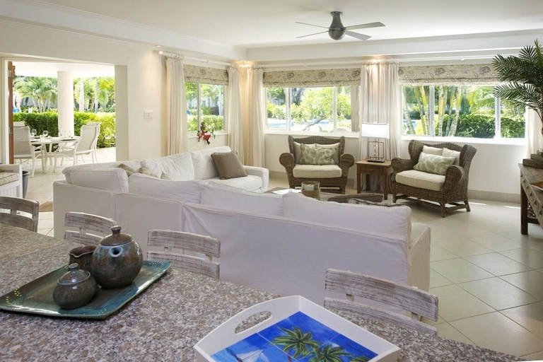 Living area, Palm Beach 110 3 Bedroom Condo