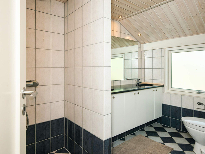 Bathroom 4, 4 Star Holiday Home in Oksbol, Varde