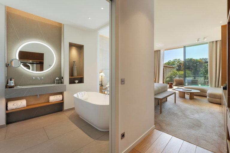 Bathroom 5, Le Domaine de Verchant Relais & Châteaux, Hérault