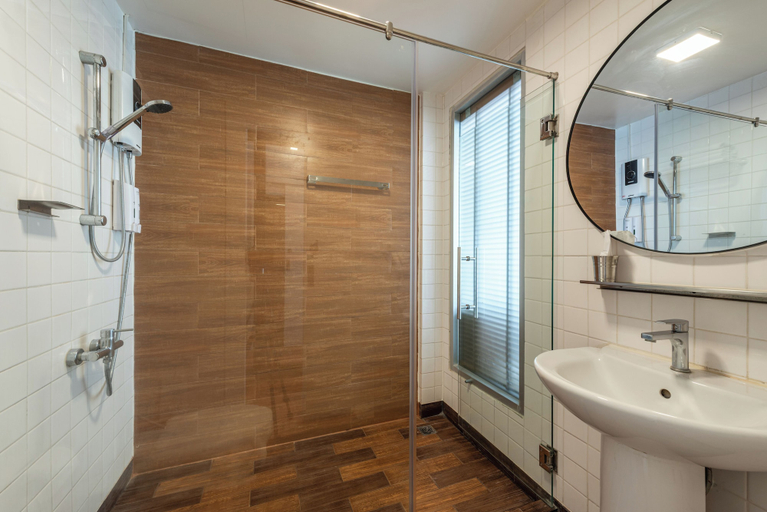 Bathroom 4, The Bedrooms Boutique Hotel, Wattana