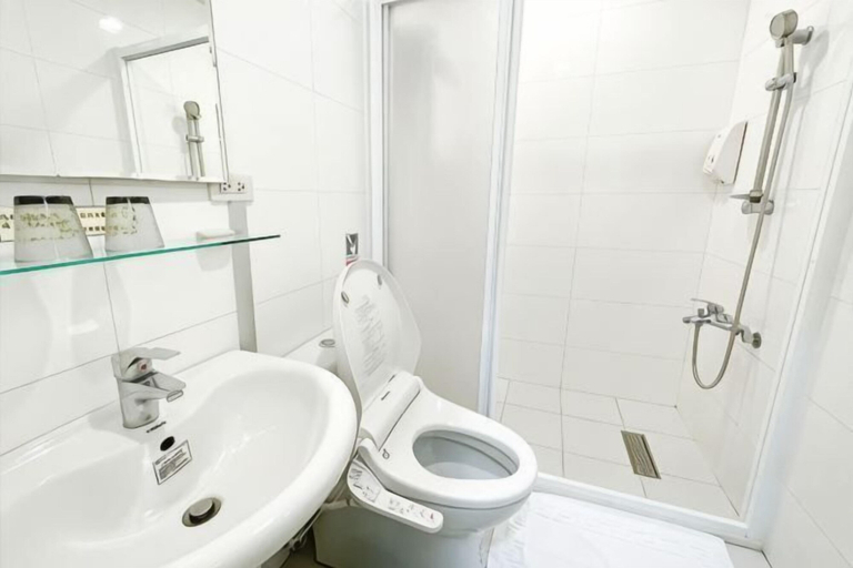Bathroom 5, Beitou Resort Metro Inn, Taipei City