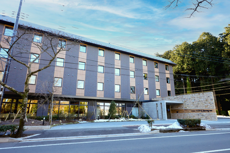 Exterior & Views