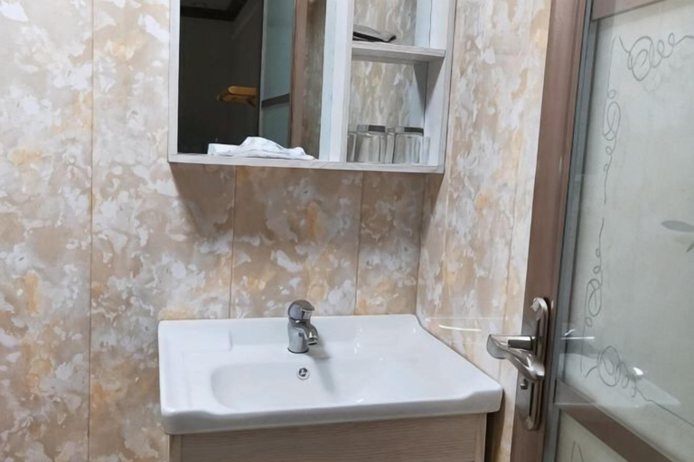 Bathroom 4, 789 Chain Hotel (Taishan Chengxi), Jiangmen