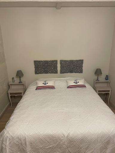 Bedroom 2, Chambre d'Hôtes Ecole de Mathuna, Vienne