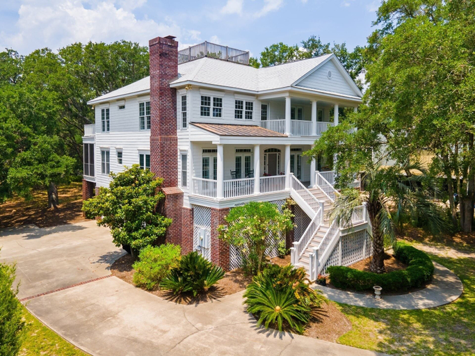 Exterior 4, Sunny Days 5 Bedroom Home, Georgetown