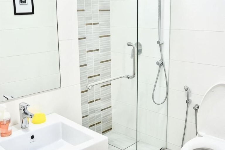 Bathroom 4, Sunrise Gurney, Penang Island