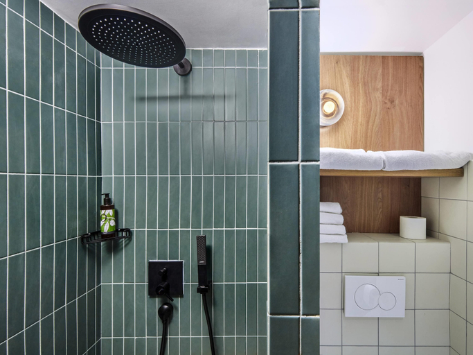 Bathroom 4, Aparthotel Adagio Paris Bercy Village, Paris
