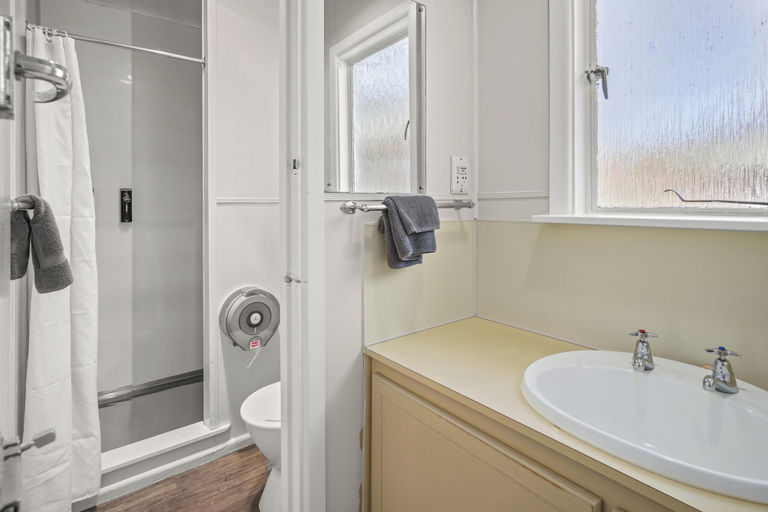 Bathroom 4, Alpine Adventure Holiday Park, Hurunui