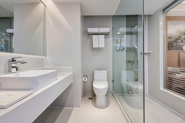 Bathroom 4, Vienna Classic Hotel (Huizhou Dahuxi), Huizhou