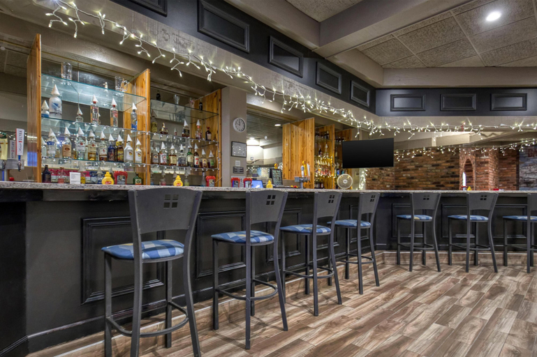 Food & Drinks 5, Best Western Woodhaven Inn, Wayne