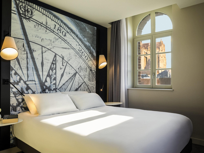Bedroom 3, Mercure Beauvais Centre Cathédrale hotel, Oise