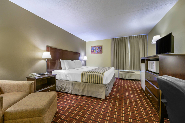 Bedroom 4, Econo Lodge Inn & Suites Triadelphia - Wheeling, Ohio
