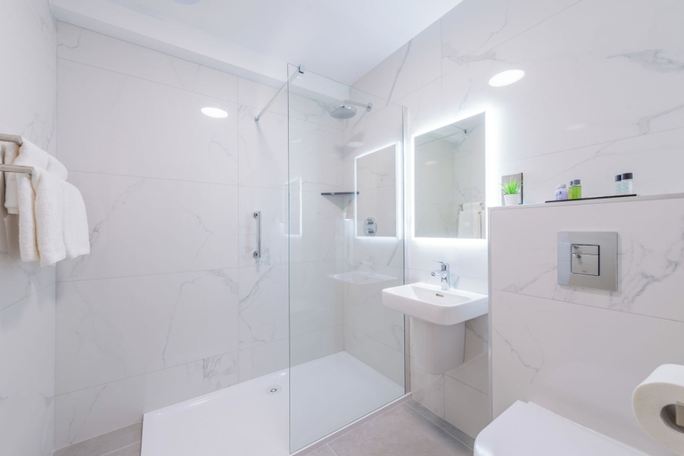 Bathroom 3, Arden House