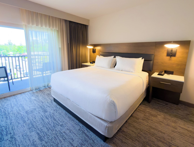 Bedroom 3, Courtyard by Marriott Eugene Downtown, Lane