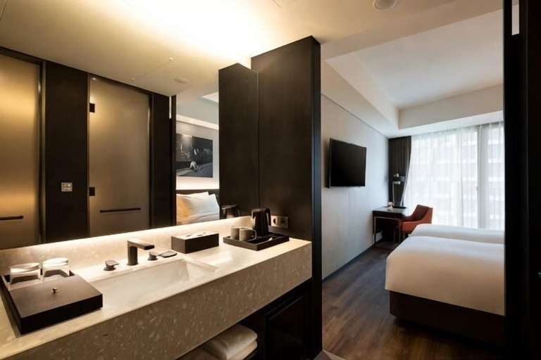 Bathroom 4, Mercure Ambassador Seoul Hongdae, Mapo