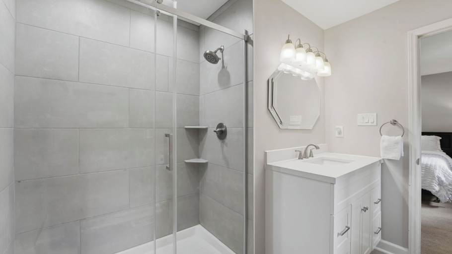 Bathroom 4, Lakefront Home w Pool, Dock, Fire Pit & Game Room Sip, Sip Away by Avantstay, Lincoln