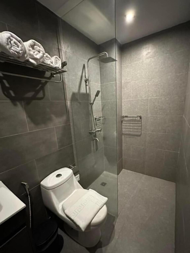 Bathroom 2, Coron 180 Hotel, Coron