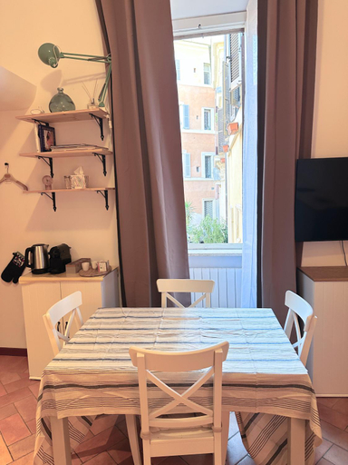 Others 3, Suite in appartamento, Rome