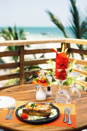 Food & Drinks 5, Blackstone Beach Resort, Kati