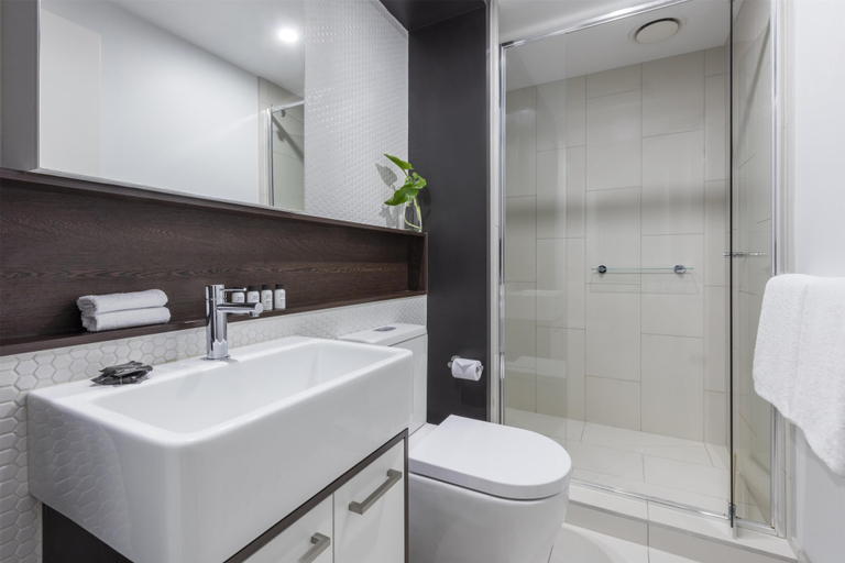 Bathroom 5, Oaks Melbourne Southbank Suites, Melbourne