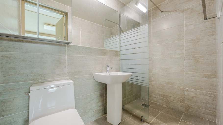 Bathroom 3, Yeosu Janggun Island Pension, Yeosu