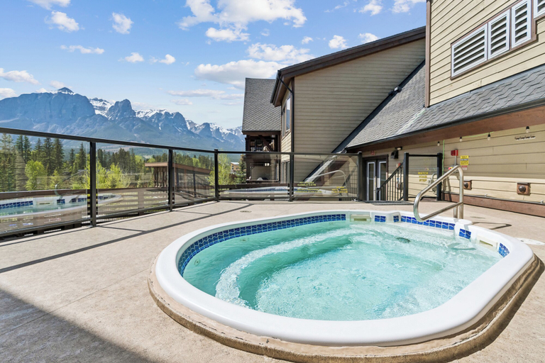 Sport & Beauty, Rundle Cliffs Lodge by Canmore Premier, Division No. 15
