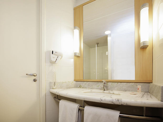 Bathroom 4, ibis Curitiba Aeroporto, São José dos Pinhais